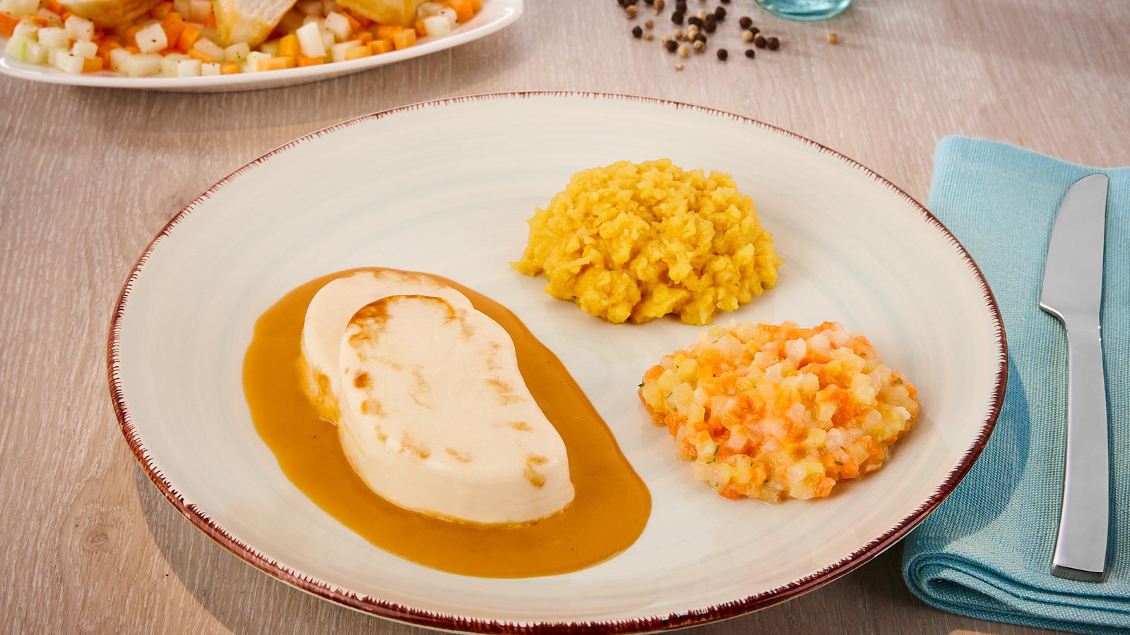 Zerkleinerter Putenbraten mit Gemüse