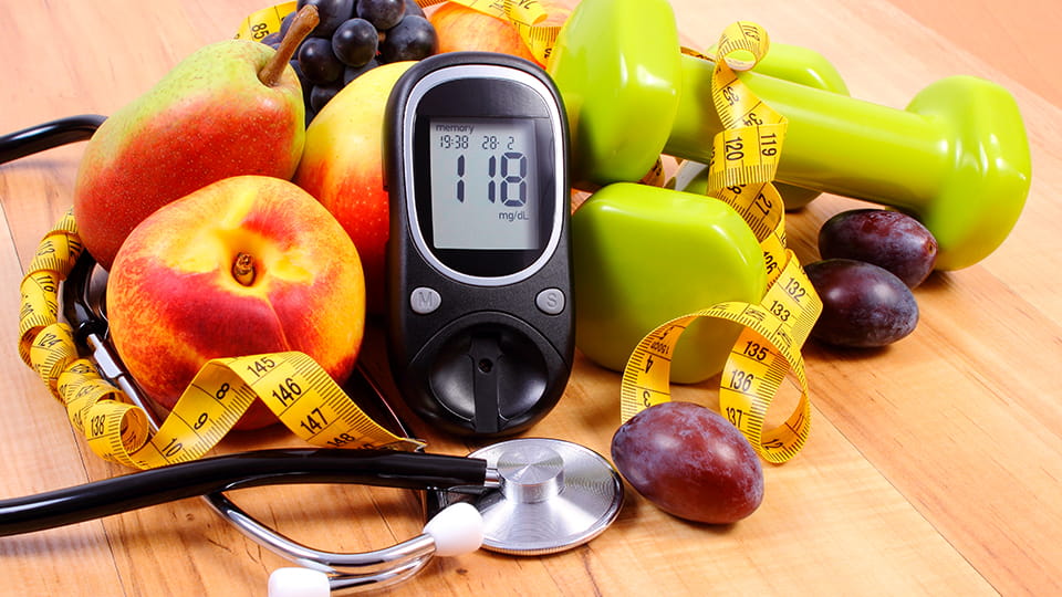 Obst und Sportgeräte