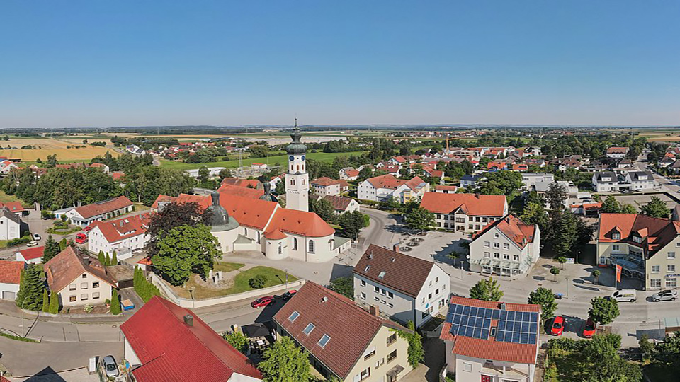Die Marktgemeinde Pfaffenhofen an der Roth von oben