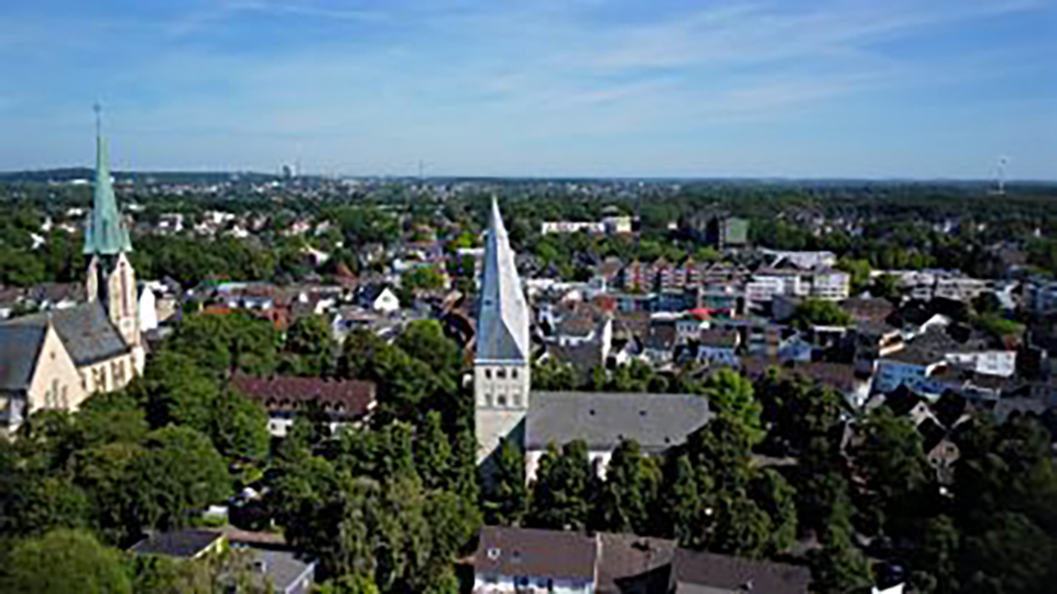 Die Sparrenburg in Bielefeld bei blauem Himmel