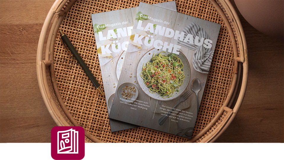 Zwei Magazine liegen in einem Korb